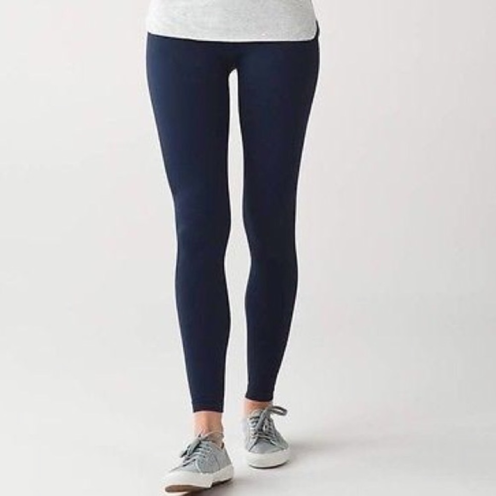 Brand new lululemon Naval Blue Zone In Tight sz 2
